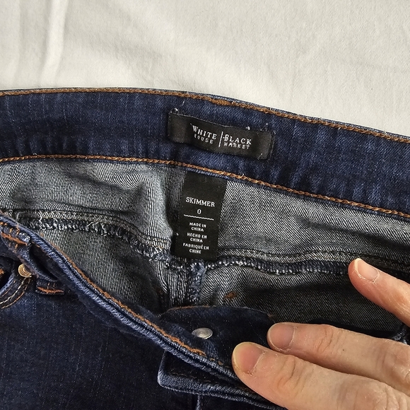 White House Black Market Skimmer Dark Wash Size 0 Skinny Jeans - Picture 2 of 8